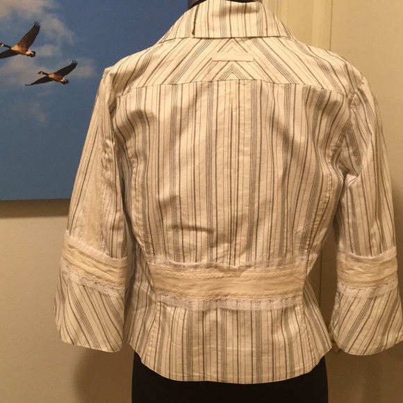 Unique Lace & Stripe Blazer 🎩🧡 - Picture 7 of 8